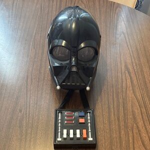 VTG Star Wars Darth Vader Electronic Voice Changing Mask 2004 Hasbro LucasFilm